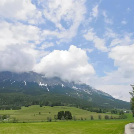 شقة Margit By Interhome